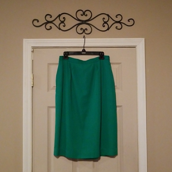 gilmor Dresses & Skirts - Gilmore skirt